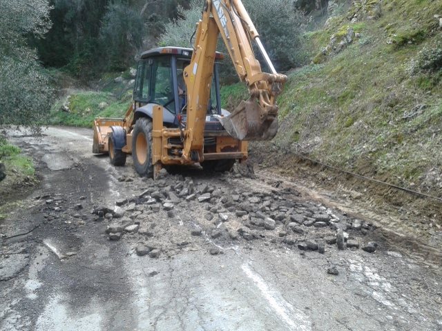 Road works in Pentati today